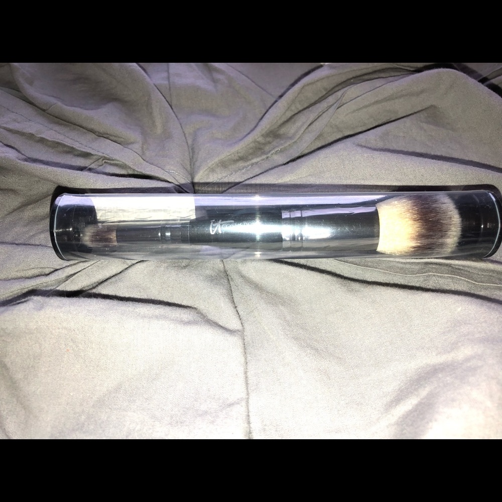 Double sided new it cosmetics brush